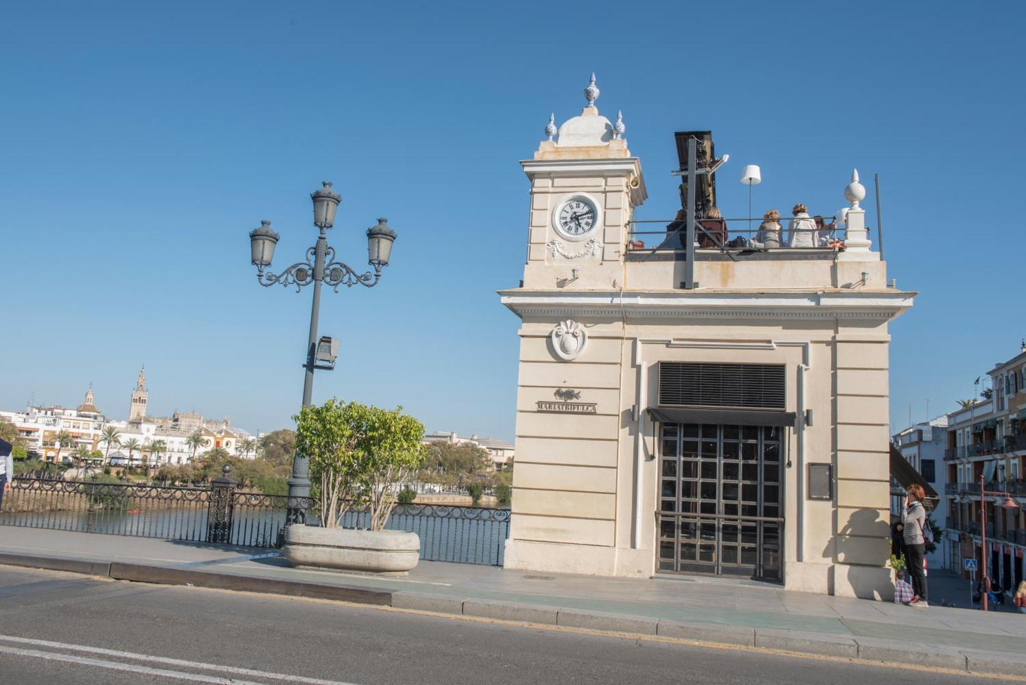 Apartamentos Luxury Puente De Triana Sevilla Eksteriør bilde