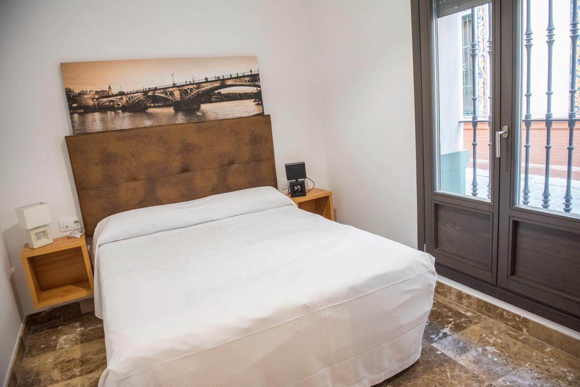 Apartamentos Luxury Puente De Triana Sevilla Eksteriør bilde