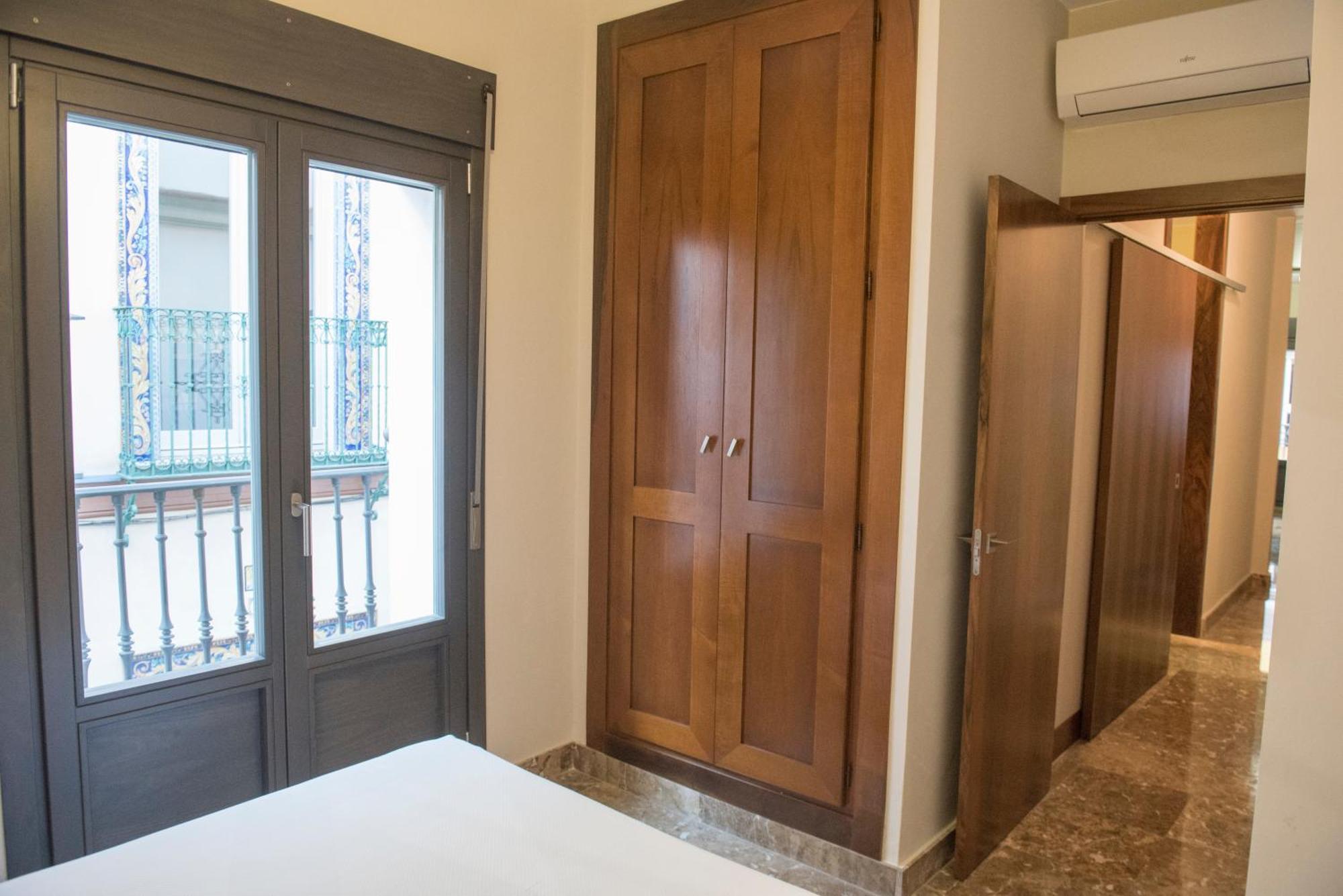 Apartamentos Luxury Puente De Triana Sevilla Eksteriør bilde