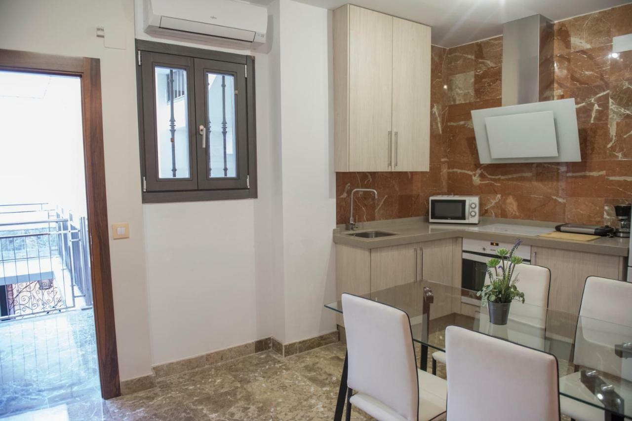Apartamentos Luxury Puente De Triana Sevilla Eksteriør bilde