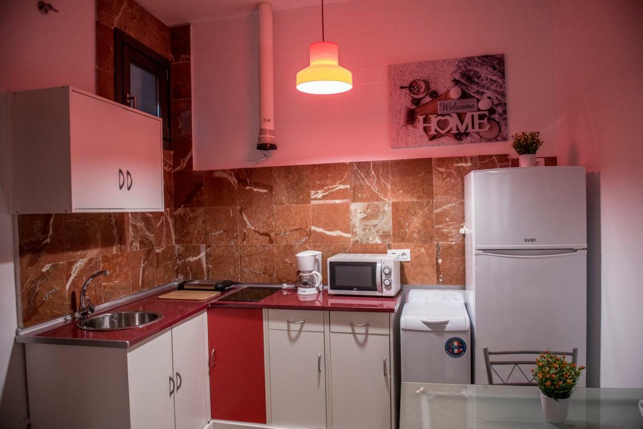 Apartamentos Luxury Puente De Triana Sevilla Eksteriør bilde